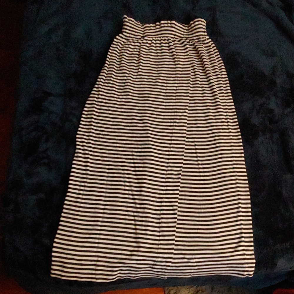 Slit long skirt